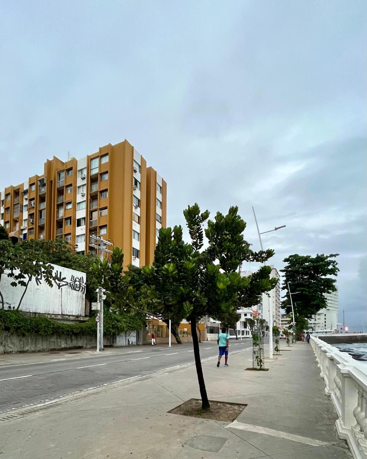 Apto A Passos Do Farol Da Barra Salvador Luaran gambar